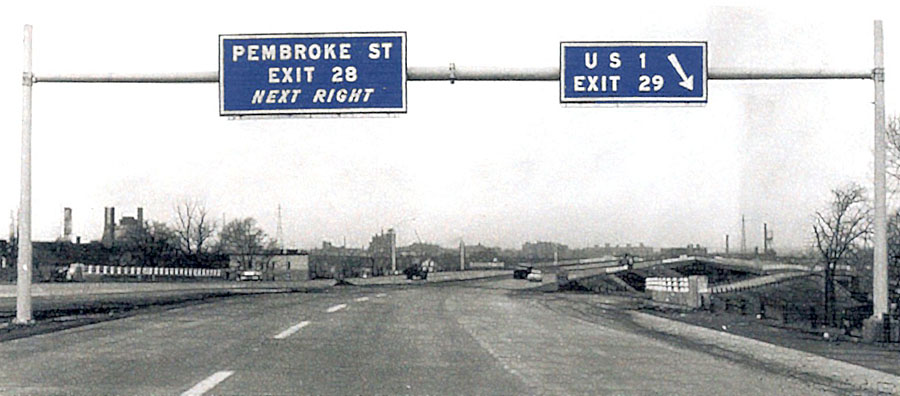 Connecticut U.S. Highway 1 sign.