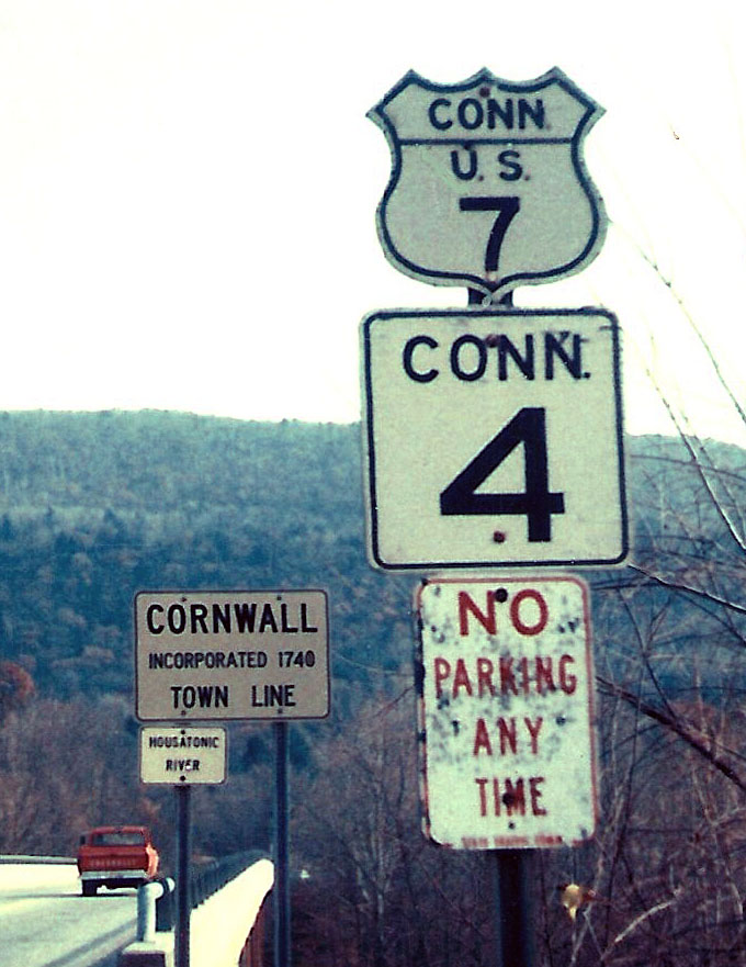 Connecticut - State Highway 4 and U.S. Highway 7 sign.