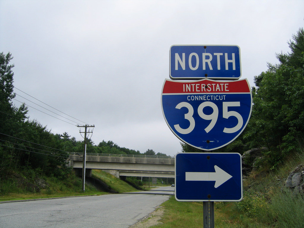 Connecticut Interstate 395 sign.