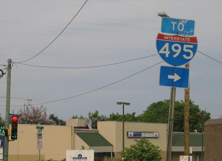 Delaware Interstate 495 sign.