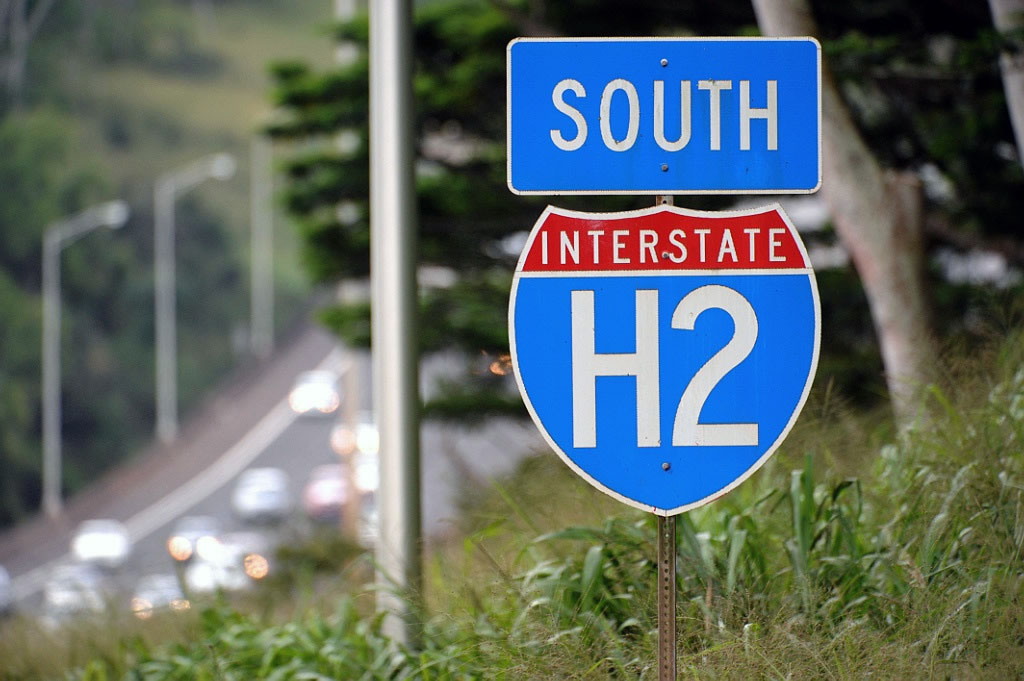 Hawaii Interstate 2 sign.
