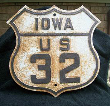 Iowa U.S. Highway 32 sign.