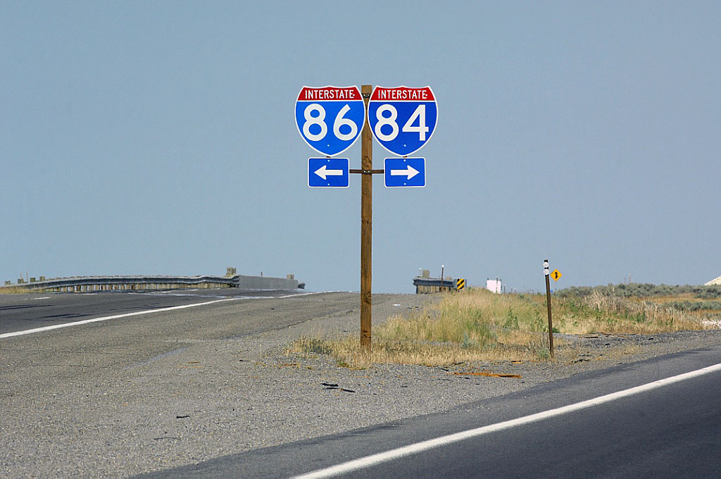 Idaho - Interstate 84 and Interstate 86 sign.