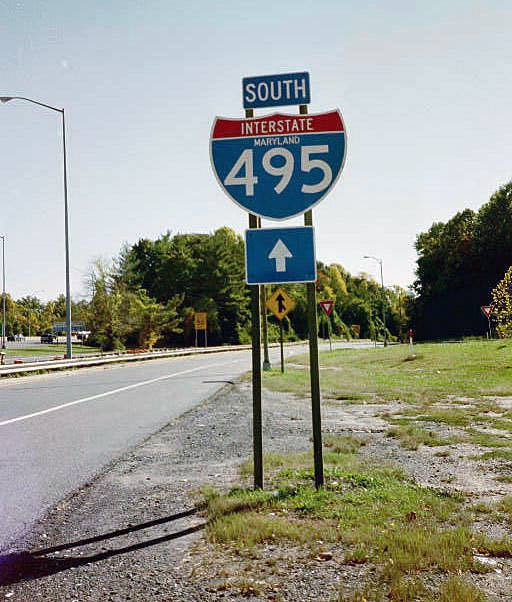Maryland Interstate 495 sign.