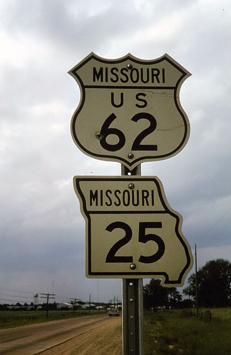 Missouri - State Highway 25 and U.S. Highway 62 sign.