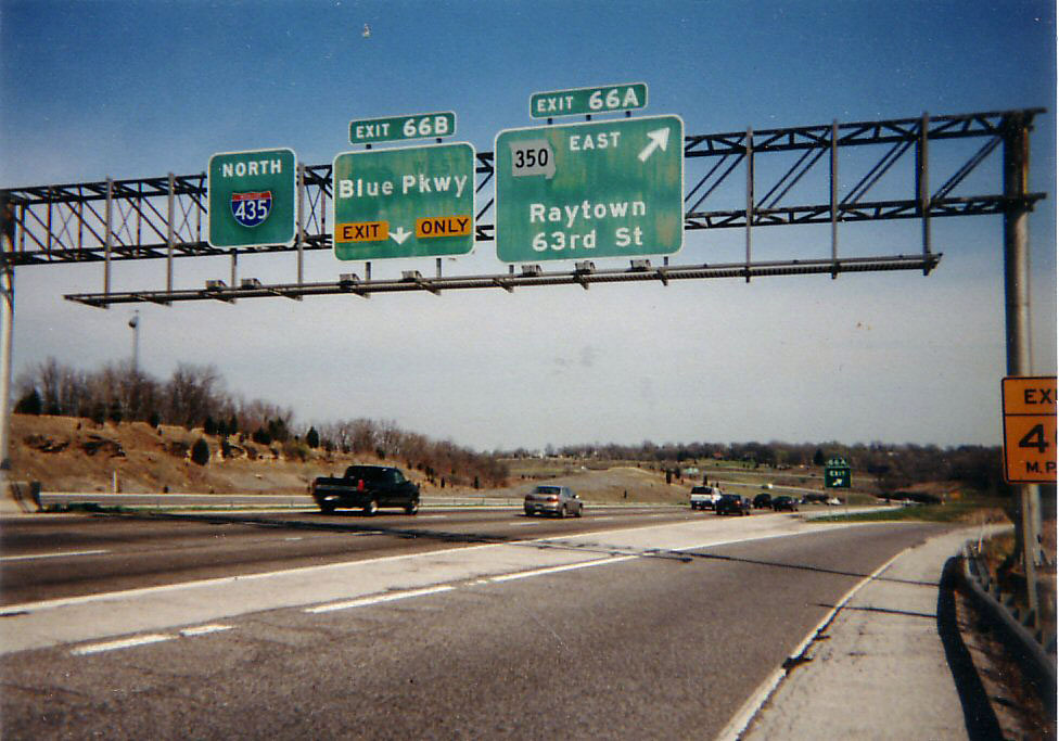 Missouri - Interstate 435 and State Highway 350 sign.