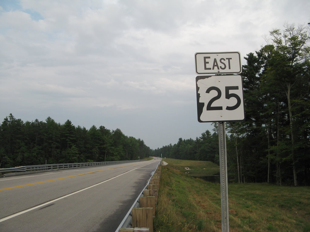 New Hampshire State Highway 25 sign.