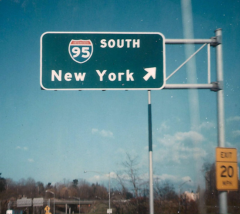 New York Interstate 95 sign.