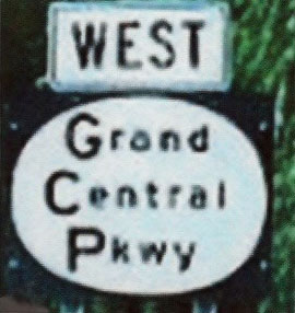 New York Grand Central Parkway sign.
