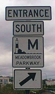 New York Meadowbrook Parkway sign.