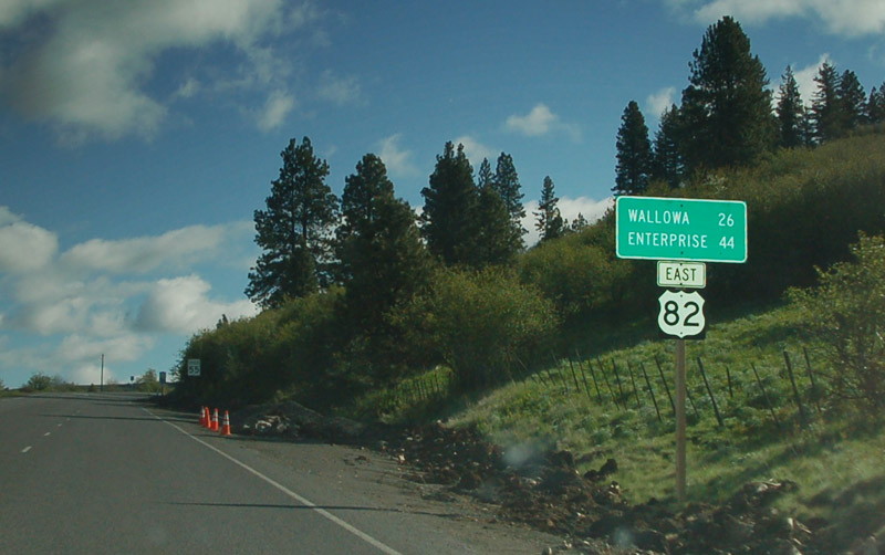 Oregon U.S. Highway 82 sign.