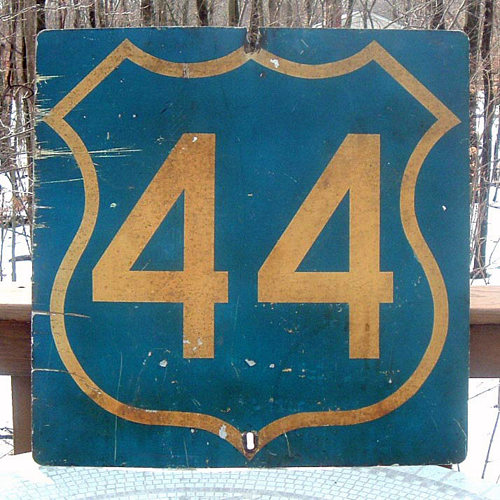 Rhode Island U.S. Highway 44 sign.