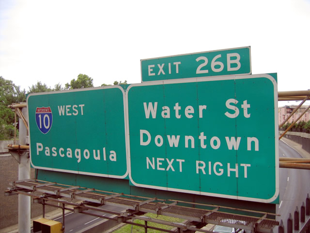Overheads for I-10 west at Exit 26 B in Mobile, AL