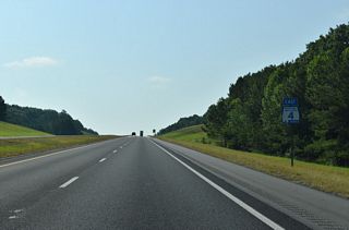 Interstate 22 passes through northern reaches of the Guin city limits at this lone SR 4 shield.