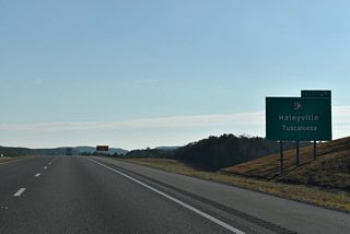SR 13 and Interstate 22 meet at a diamond interchange (Exit 39) in north Eldridge.