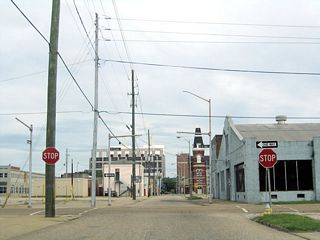 Jackson Street south at St. Louis Street outside Downtown Mobile. St Louis Street and Joachim Street, one block to the east, represent the historic U.S. 90 alignment between Broad and Conception Streets.