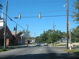 30" Crouse Hinds signals remained in service at the intersection with Congress Street until Winter 2004. Congress Street ends one block to the west at a five point intersection with St. Stephens Road and Catherine Street.