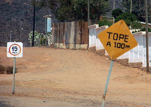 speed bump advisory signs
