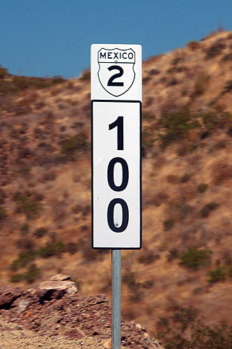 erroneous kilometer post on Mexico federal route 3
