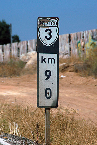 kilometer post on Mexico federal route 3