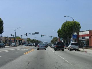 Like in Venice, California 1 serves as a prime arterial corridor with commercial establishments lining both sides of Lincoln Boulevard. The roadway is heavily traveled, especially on weekends as visitors flock to the beach. Pico Boulevard west leads to the Santa Monica Civic Center, Ocean Avenue (the continuation of Pacific Avenue in Santa Monica), and Santa Monica Pier.
