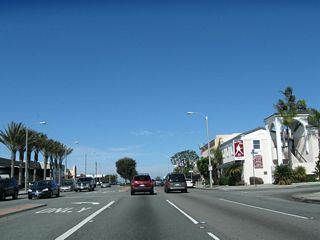 North from Artersia Boulevard to Boundary Place, SR 1 is the boundary between Hermosa Beach and Manhattan Beach. SR 1 next leaves Hermosa Beach and enters the city of Manhattan Beach (population 33,852 as of the 2000 Census and incorporated on December 12, 1912). Upon entering Manhattan Beach, SR 1 changes names from Pacific Coast Highway to Sepulveda Boulevard.