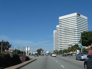 The next major intersection along California 1 (Sepulveda Boulevard) north is with El Segundo Boulevard west to to Downtown El Segundo and the civic center.