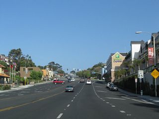 Gaining elevation, the PCH (former SR 1) travels westward toward the intersection with Street of the Crystal Lantern. According to the official History of Dana Point web site,4when the city was laid out, several significant streets were named after lanterns, as street lights modeled after old sailing kerosene lanterns illuminated these major roadways. This history is preserved with the street names.