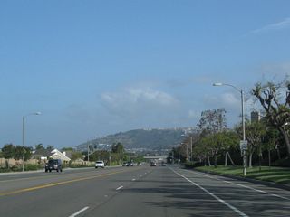 Mirroring the Pacific Ocean coastline north from Dana Point, the PCH (former SR 1) curves northwest from Shoreline Drive to Selva Road.