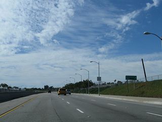 Right in right out (RIRO) ramps link northbound California 1 (Lincoln Boulevard) with adjacent Westchester Parkway, an arterial connecting Pershing Drive and Sepulveda Boulevard. The intersection between California 1 and Westchester Boulevard is grade separated.