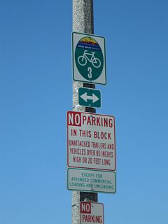 This Long Beach Bikeway Route 3 is posted on northbound California 1 prior to the intersection with Santa Fe Avenue.
