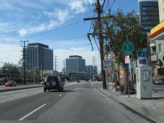 After Fiji Way, a California 1 north reassurance shield is posted on northbound Lincoln Boulevard.