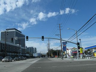 Northbound California 1 (Lincoln Boulevard) meets Mindanao Way, which provides a cut off to California 90 (Marina Freeway) east.