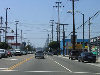 California 1 tends to be well-signed through Venice. A reassurance shield is posted after California 187 (Venice Boulevard), and this one is found several blocks further to the north after the Superba Avenue intersection.