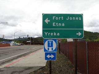 After leaving the diamond interchange with Interstate 5, westbound Moonlit Oaks Drive approaches California 3 (Main Street) in southern Yreka. Turn left for California 3 south to Fort Jones, Etna, and Weaverville. Turn right for California 3 and Business Loop I-5 north to downtown Yreka.