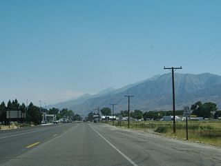 Westbound U.S. 6 (Grand Army of the Republic Highway) approaches U.S. 395 in Bishop. Turn right on Wye Road to follow U.S. 395 north to Lee Vining, Mono Lake, Yosemite National Park, and Bridgeport. Turn left to follow U.S. 395 south to Independence, Death Valley, and all points south, including Los Angeles, San Bernardino, Riverside, Santa Ana, and San Diego.