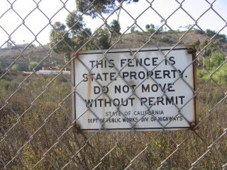 Right of way sign by I-15 at Lake HOdges
