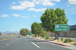 E Main Street turns south beyond Barstow Mall into the exchange with Interstate 40.