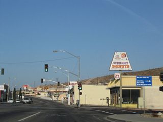First Avenue is the old alignment of U.S. 91 north to the BNSF Railyard, Harvey House, which houses the Western American Railroad and Route 66 Mother Road Museums, and Old U.S. 466 (Old Highway 58) in north Barstow.