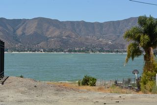 Graham Avenue transitions onto Lakeshore Drive at Mohr Street adjacent to Lake Elsinore.