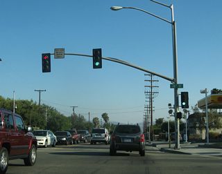 Southbound California 18/Waterman Avenue meets 40th Street at this traffic signal.