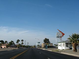 A vintage motel marquee at Broadway Street north at Chestnut Street.