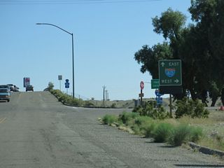 San Bernardino County Route 66 (Historic U.S. 66) overtakes Needles Highway south to a parclo B2 interchange with I-40/U.S. 95 at Exit 141.