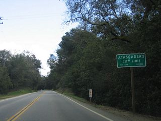 Eastbound California 41 (E.G. Lewis Highway) enters the city of Atascadero.