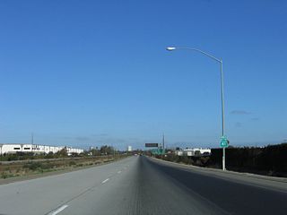 A California 41 north reassurance shield is posted after the on-ramp from North Avenue.