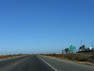 Beyond the intersection with Idaho Avenue, northbound SR 41 expands into a four-lane expressway.