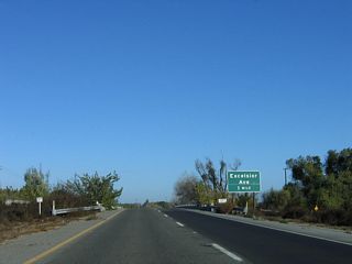 Northbound SR 41 meets Excelsior Avenue at a diamond interchange.