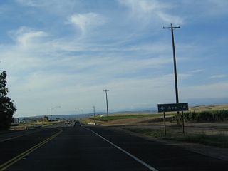 Northbound California 41 approaches Avenue 14.