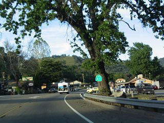 A California 41 north reassurance shield is posted after the Road 415 intersection.