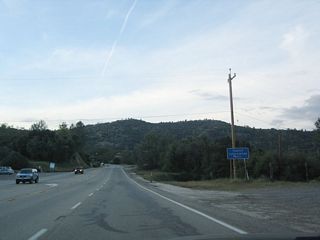 Leaving Oakhurst, northbound California 41 approaches a tourist information center. It is worth stopping here to learn about attractions along the state route leading through Sierra National Forest into Yosemite National Park.
